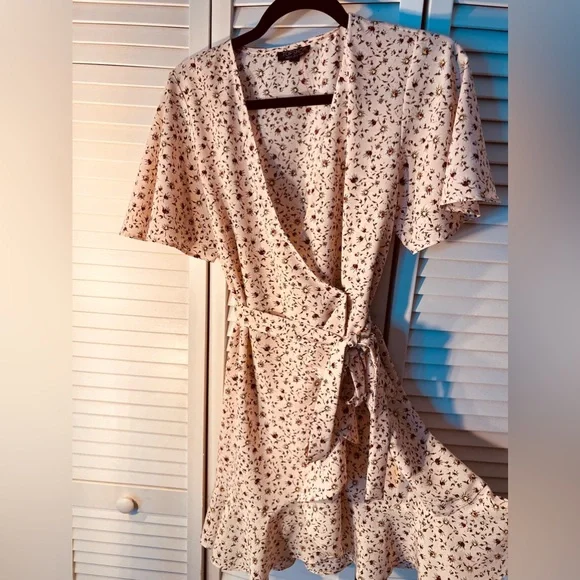 Sundress - Picture 1 of 10